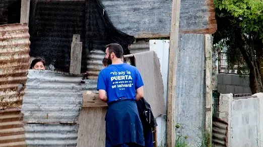 Formación apostólica - Tom Mitzvel visitando casas