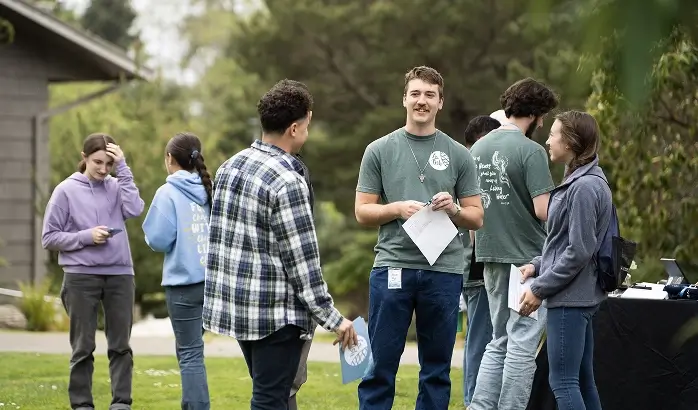 Jóvenes participando en programa - Convocar - Apostolado SSJ